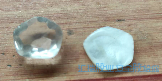 环氧ab胶帮助珠宝公司解决镶在戒指上的水晶与石头粘接问题